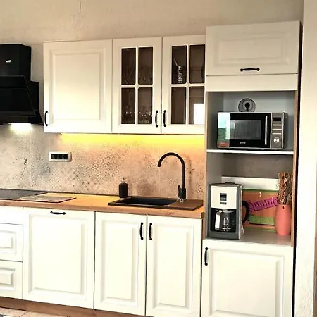 Olivista Croatia * Njivice