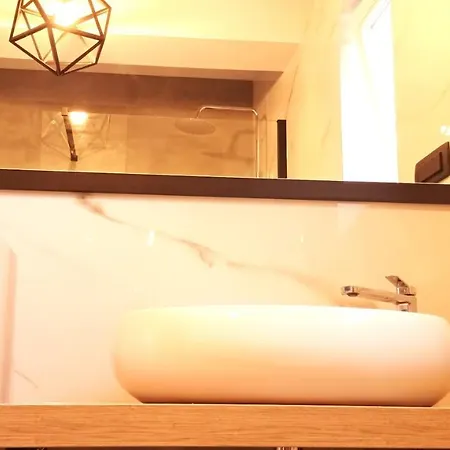 Olivista Croatia * Njivice