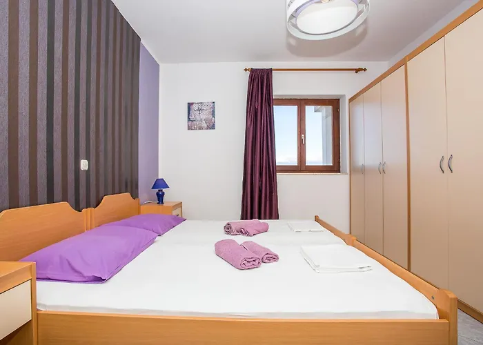 Olivista Croatia * Njivice
