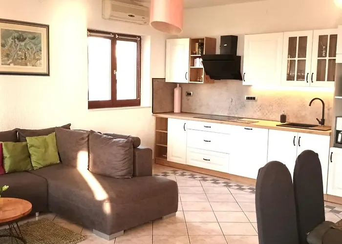 Olivista Croatia Njivice